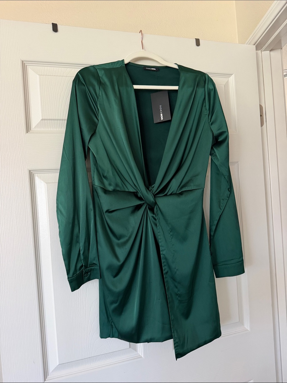 Fashion Nova Emerald Green Twist-Knot Long Sleeve Dress